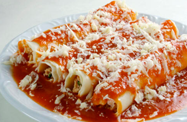 Canelone frango com requeijão
